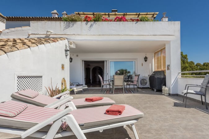 Apartment in La Atalaya - view 1