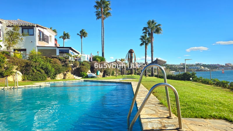 House in Estepona - view 1