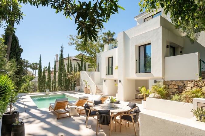Villa in Nueva Andalucia - view 1
