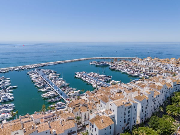 Apartment in Puerto Banus - view 1