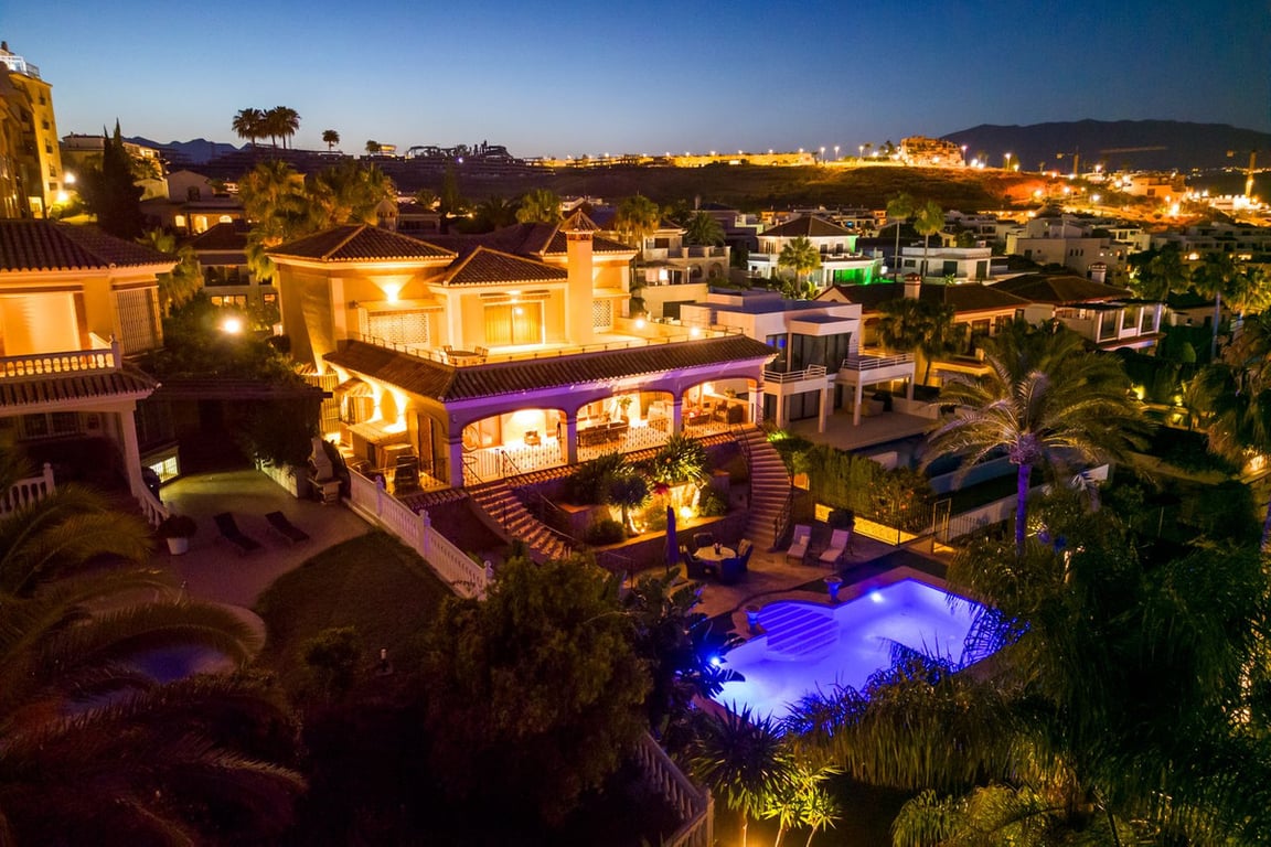 Villa in Calla de Mijas - Image 2