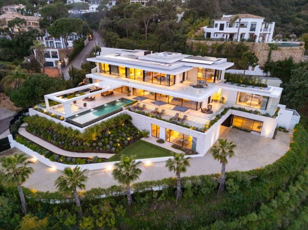 Villa in Benahavis - view 1