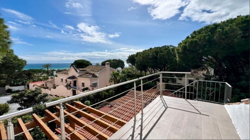 Villa in Artola - view 1