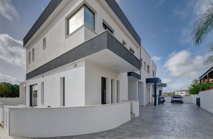 Villa in Deryneia - view 1