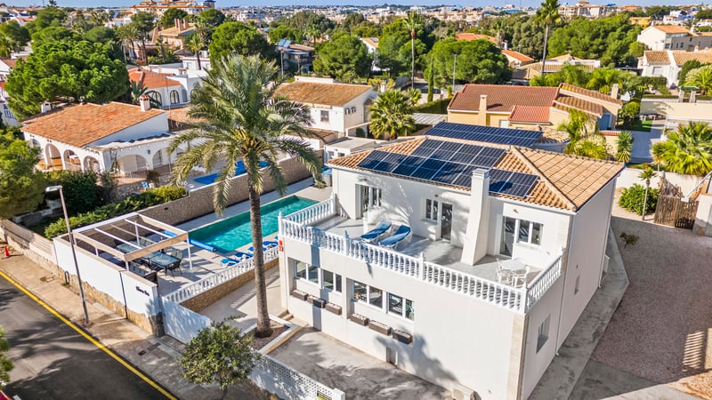 Villa in La Zenia - view 1