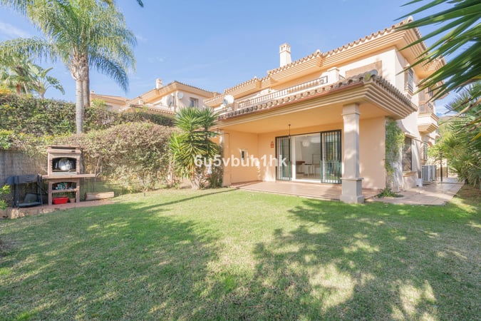 Villa in Riviera del Sol - view 1