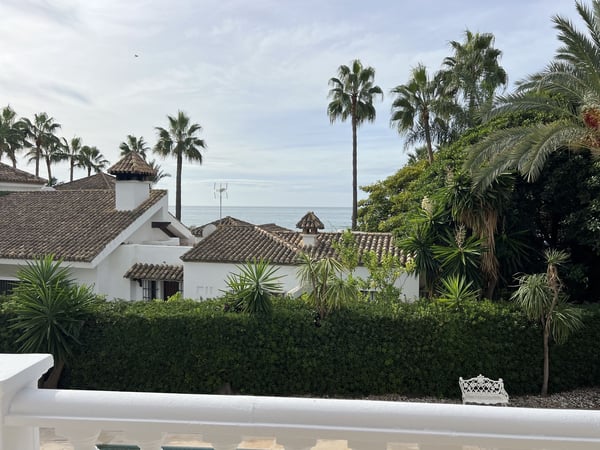 Villa in Marbella - view 1