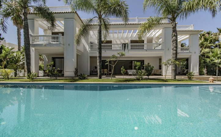 Villa in Guadalmina - view 1