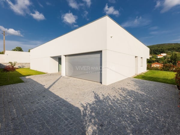 Villa in Este (Sao Mamede) - view 1