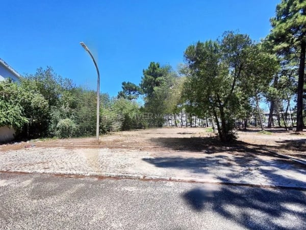 Land in Brejos de Azeitao - view 1