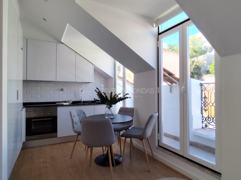 Apartment in Lisbon - Image 2