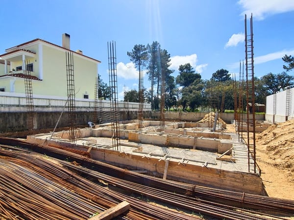 Villa in Brejos de Azeitao - view 1