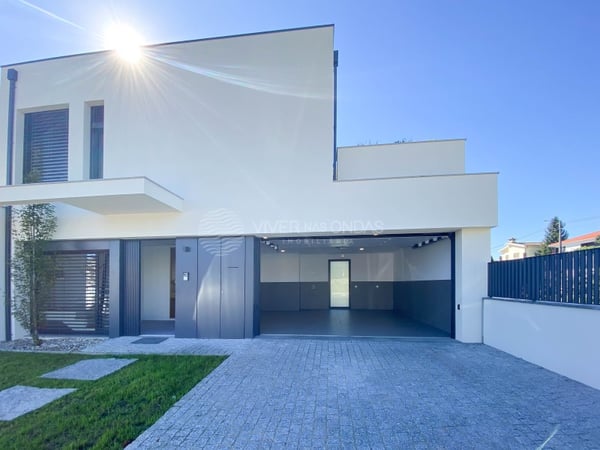 Villa in Palmeira - view 1