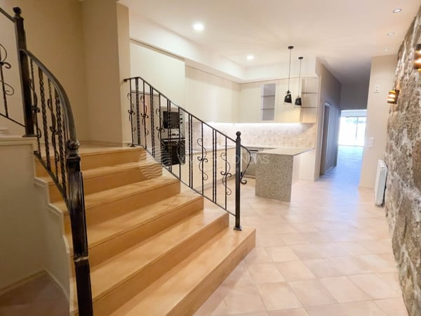 Villa in Costa - view 1