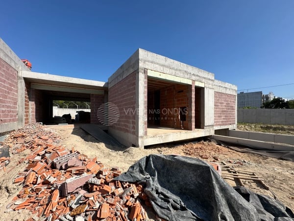 Villa in Braga - view 1