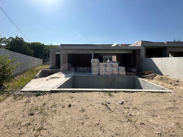 Villa in Braga - view 1