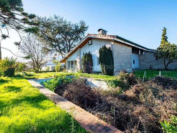 Villa in Monte de Burgos - view 1