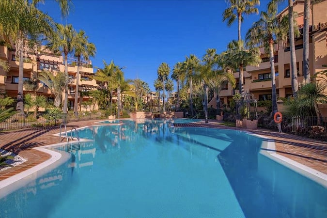 Apartment in Guadalmina - view 1