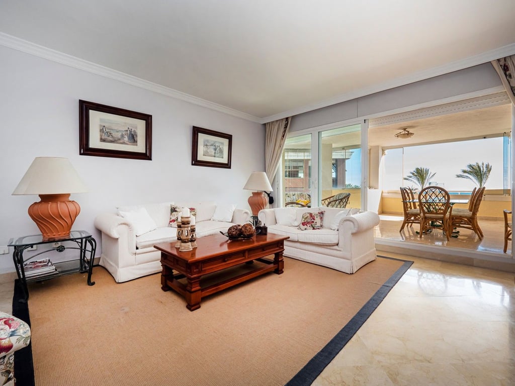 Apartment in Puerto Banus - Image 2