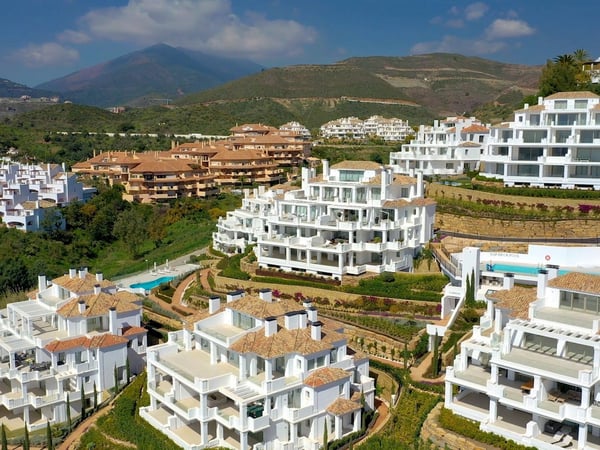 Apartment in Nueva Andalucia - view 1