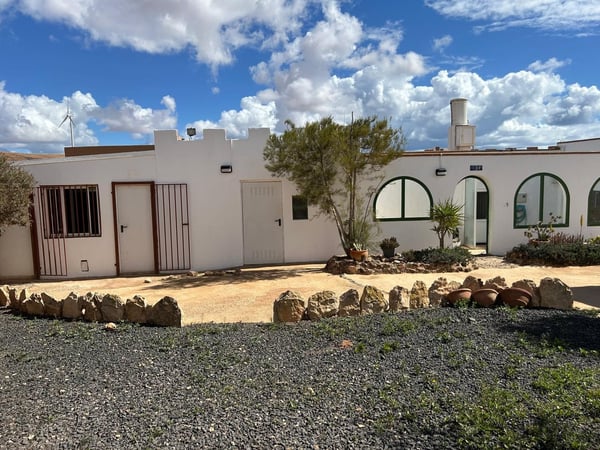 House in Tetir - view 1