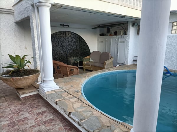 House in Marbella Del Este - view 1