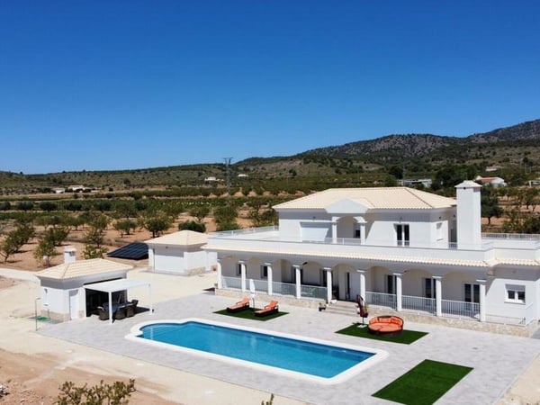 House in Alicante - view 1