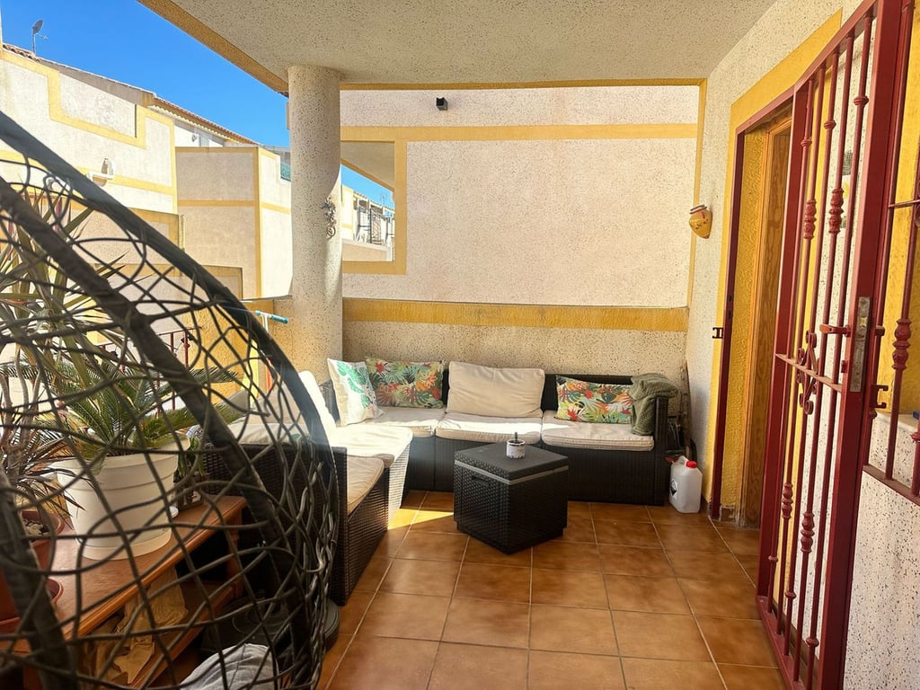 Apartment in Residencia los Altos - Image 2