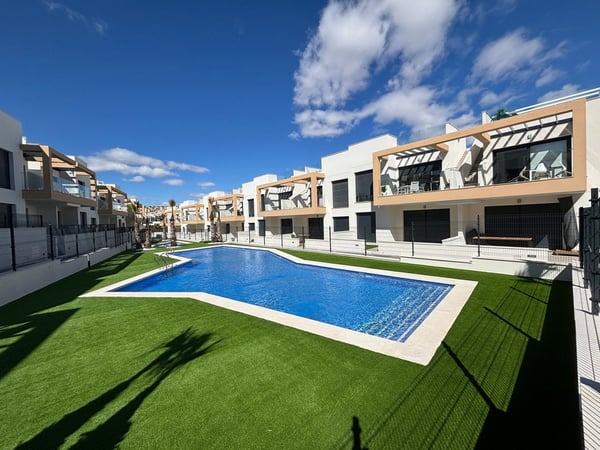 Apartment in Villamartin - view 1
