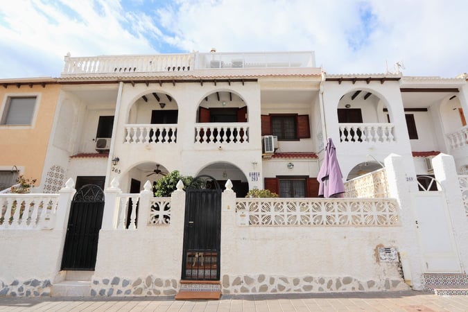 House in Mil Palmeras - view 1