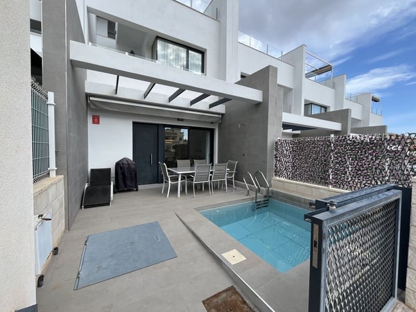 House in Villamartin - view 1