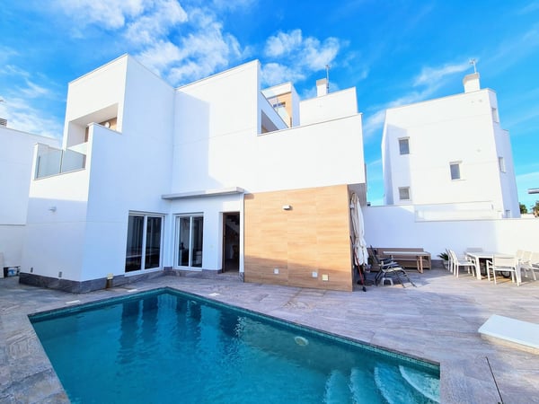 House in San Pedro del Pinatar - view 1