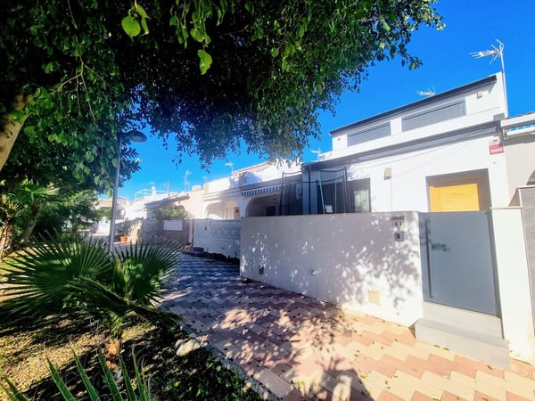 House in Mil Palmeras - view 1