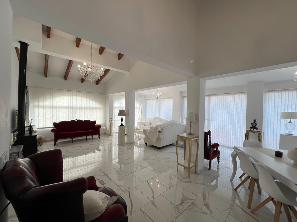 Villa in Dolores - Image 3