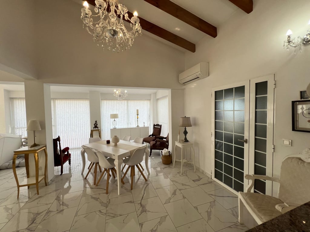 Villa in Dolores - Image 2