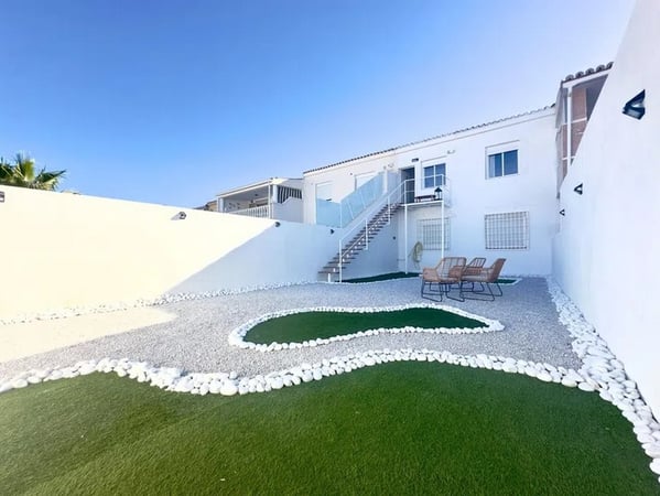 House in La Zenia - view 1