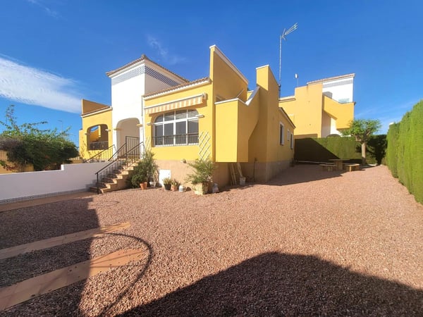 House in Los Montesinos - view 1