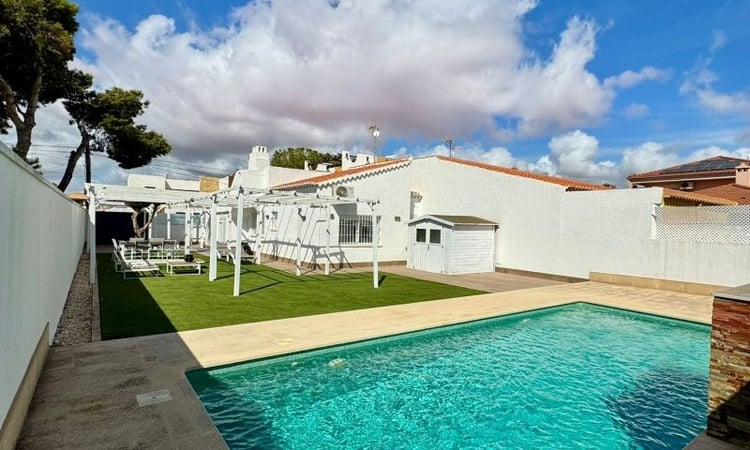 Villa in Torrevieja - view 1