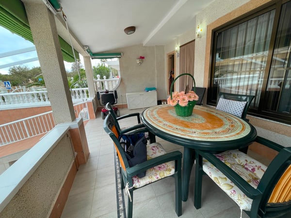 House in Guardamar del Segura - view 1