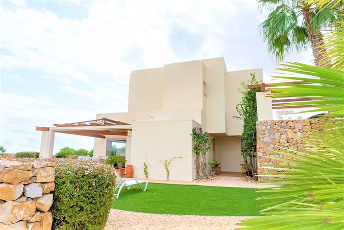 Villa in Campoamor R-5 - view 1