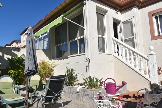 Villa in San Fulgencio - view 1