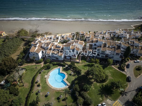 House in Estepona - view 1