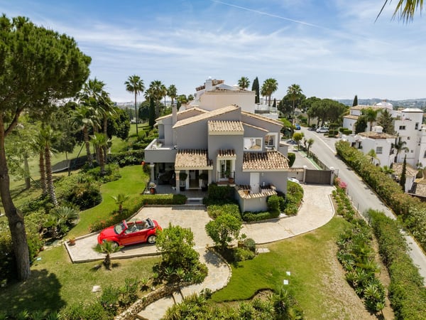 Villa in Marbella - view 1