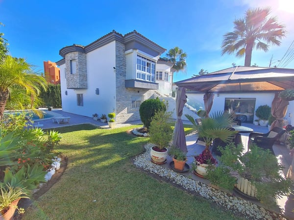 House in Estepona - view 1