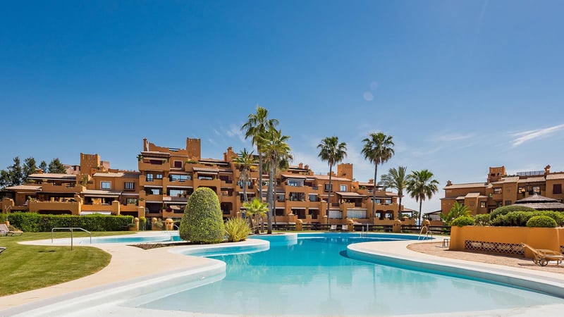 House in Estepona - view 1