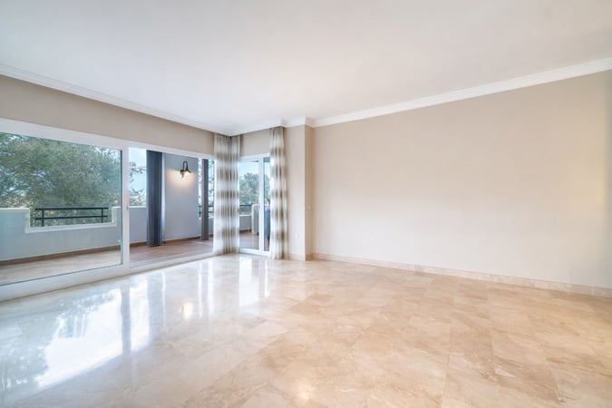 Apartment in Elviria - view 1