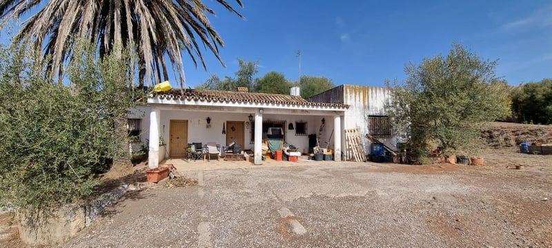 House in Estepona - view 1