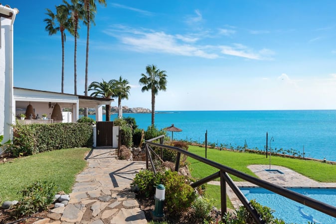House in Estepona - view 1