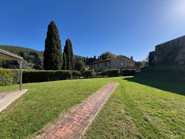 House in Montaione - view 1