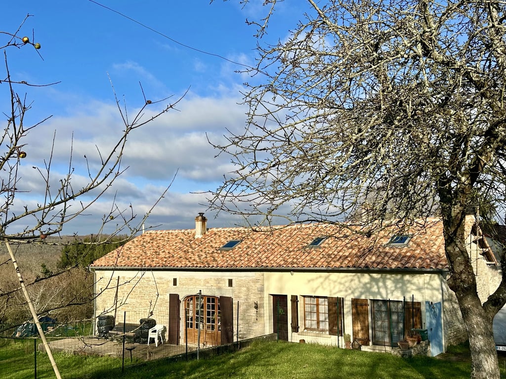 House in Nanteuil-en-Vallee